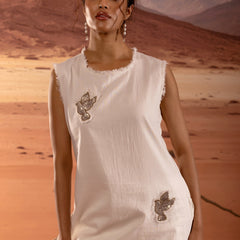 Sleeveless Embellished Straight Kurta