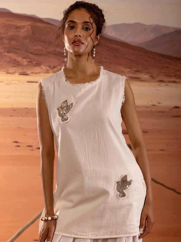 Sleeveless Embellished Straight Kurta