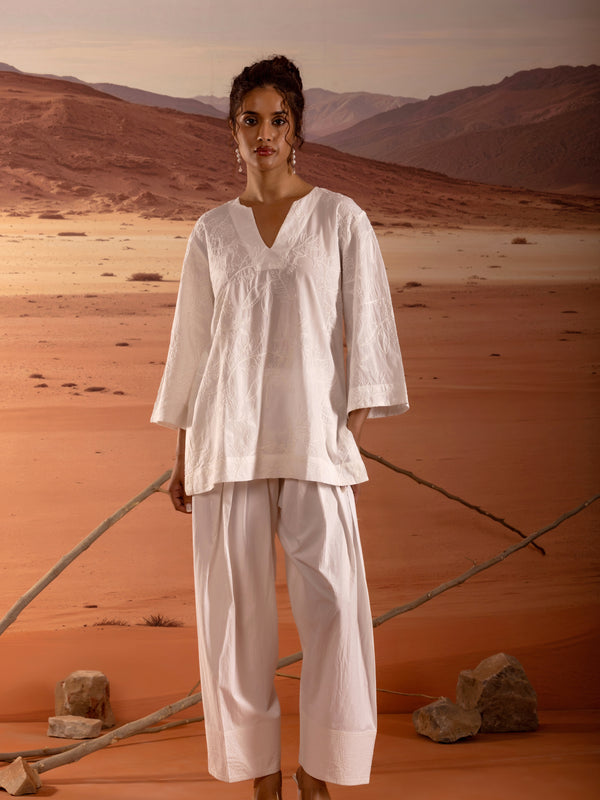 Embroidered V Neck Relaxed Fit Kurta