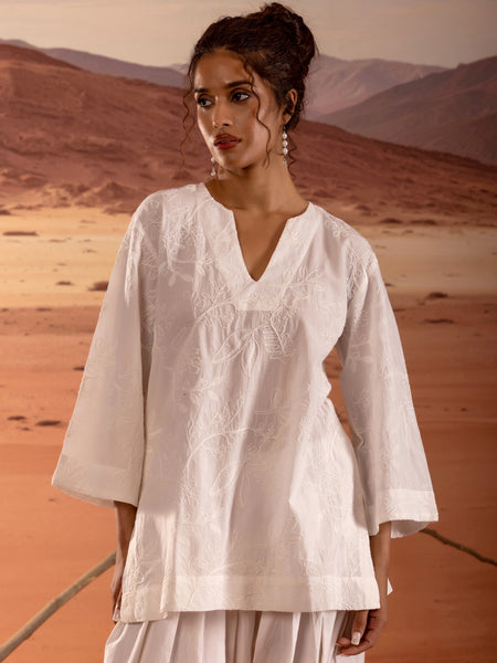 Embroidered V Neck Relaxed Fit Kurta