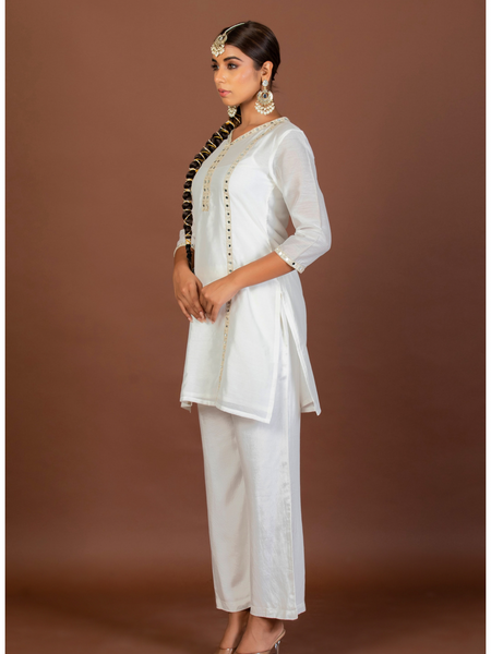 Paheli Kurti - Jiraazi