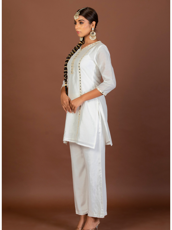 Paheli Kurti - Jiraazi